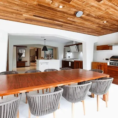 Chalet De Lujo En Villa Dénia